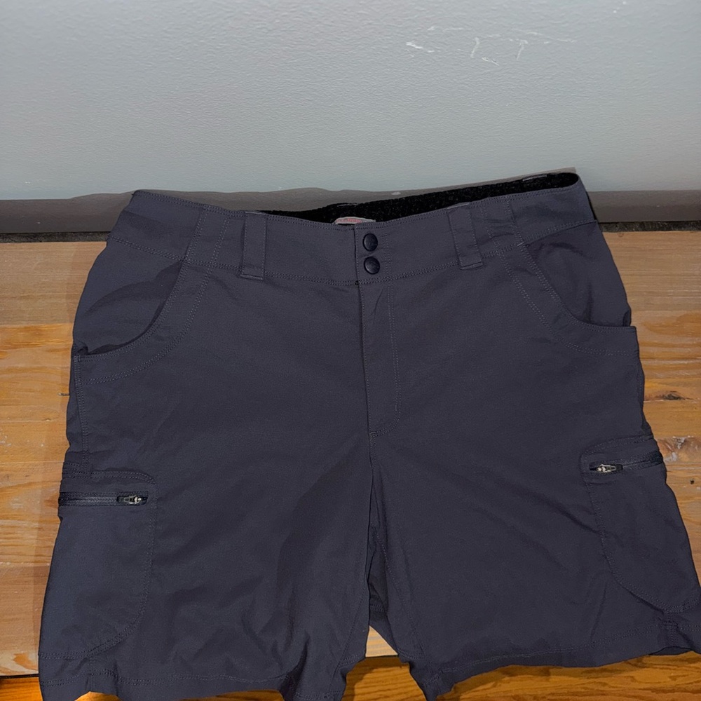 LL Bean Women’s Cargo Hiking Shorts activewear EUC